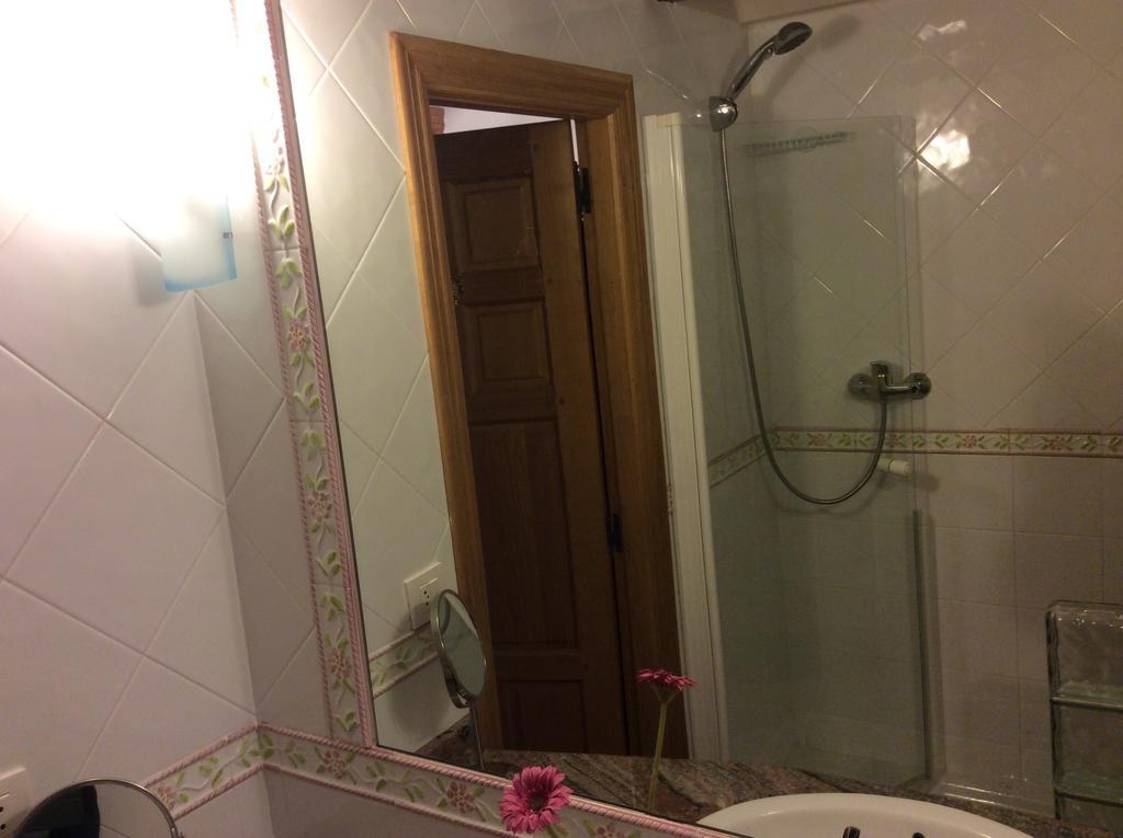 Caserio Maribel Apricano Chambre photo